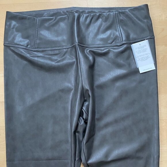 7 for All Mankind BNWT Faux Vegan Leather Legging Pants Sz 2X Plus New - Picture 3 of 5